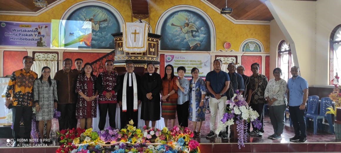 Pascasarjana IAKN Ambon Berikan Pelayanan Kesehatan Gratis dan Pembinaan Lintas Agama di Negeri Waraka