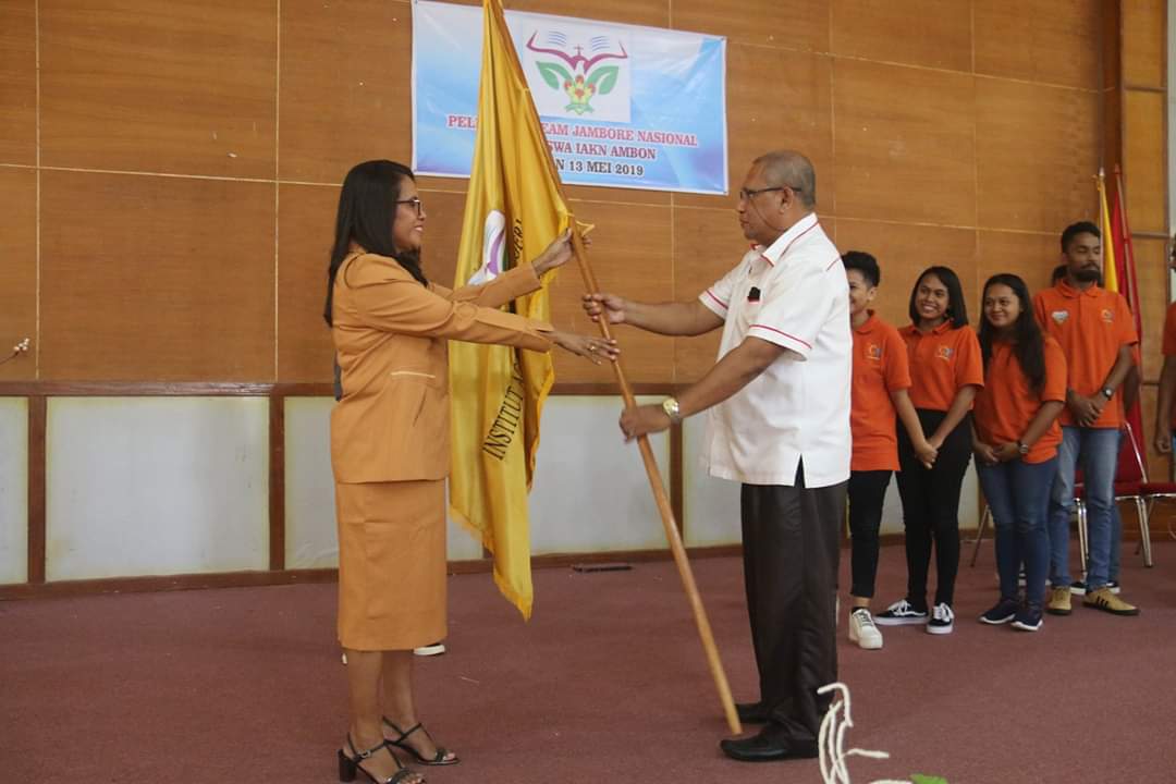 Rektor melepaskan Tim Jambore Nasional IAKN Ambon