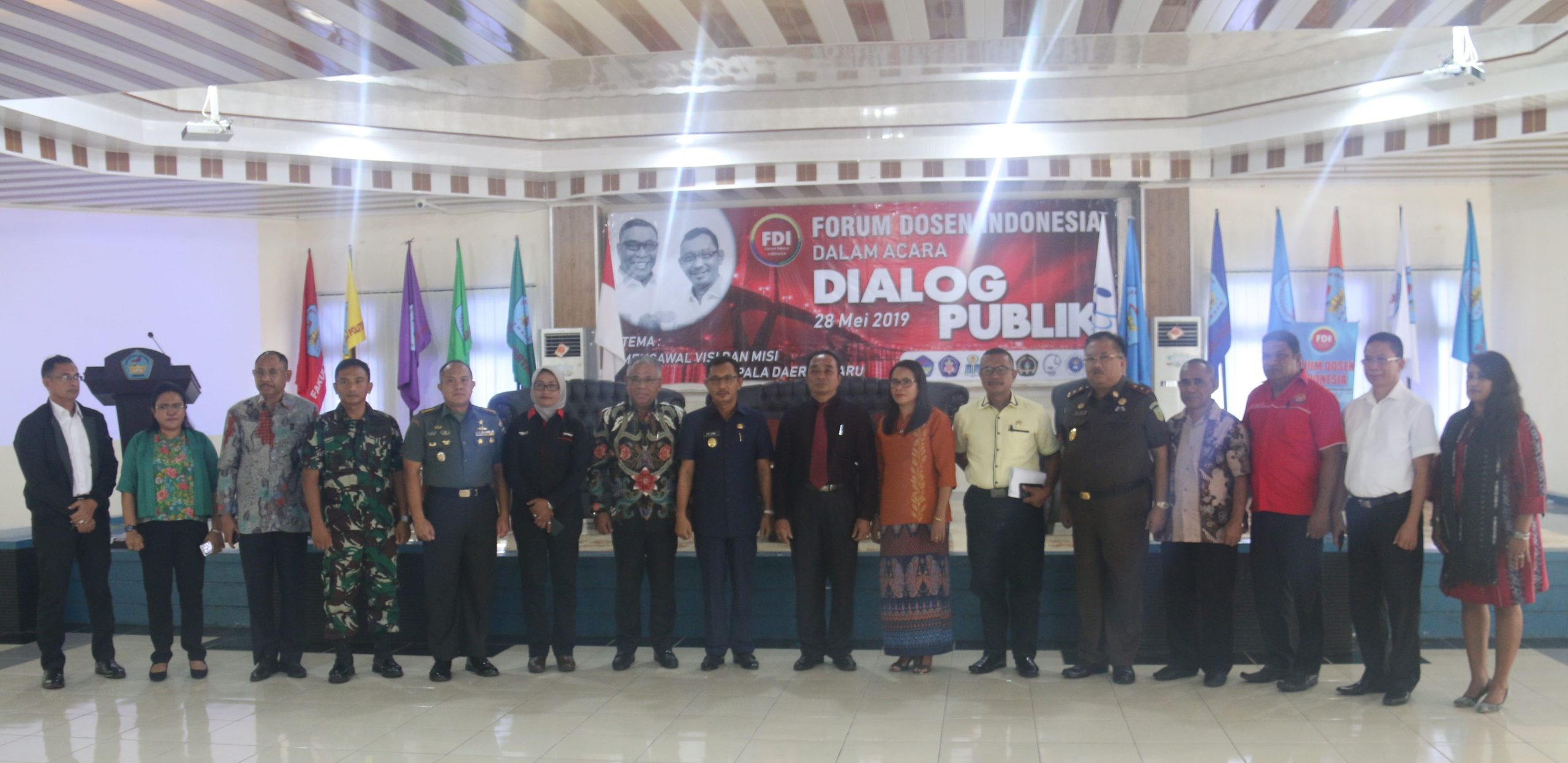 FORUM DOSEN INDONESIA (FDI) MALUKU melakukan DIALOG PUBLIK, dengan Tema â€œMENGAWAL VISI DAN MISI KEPALA DAERAH BARUâ€