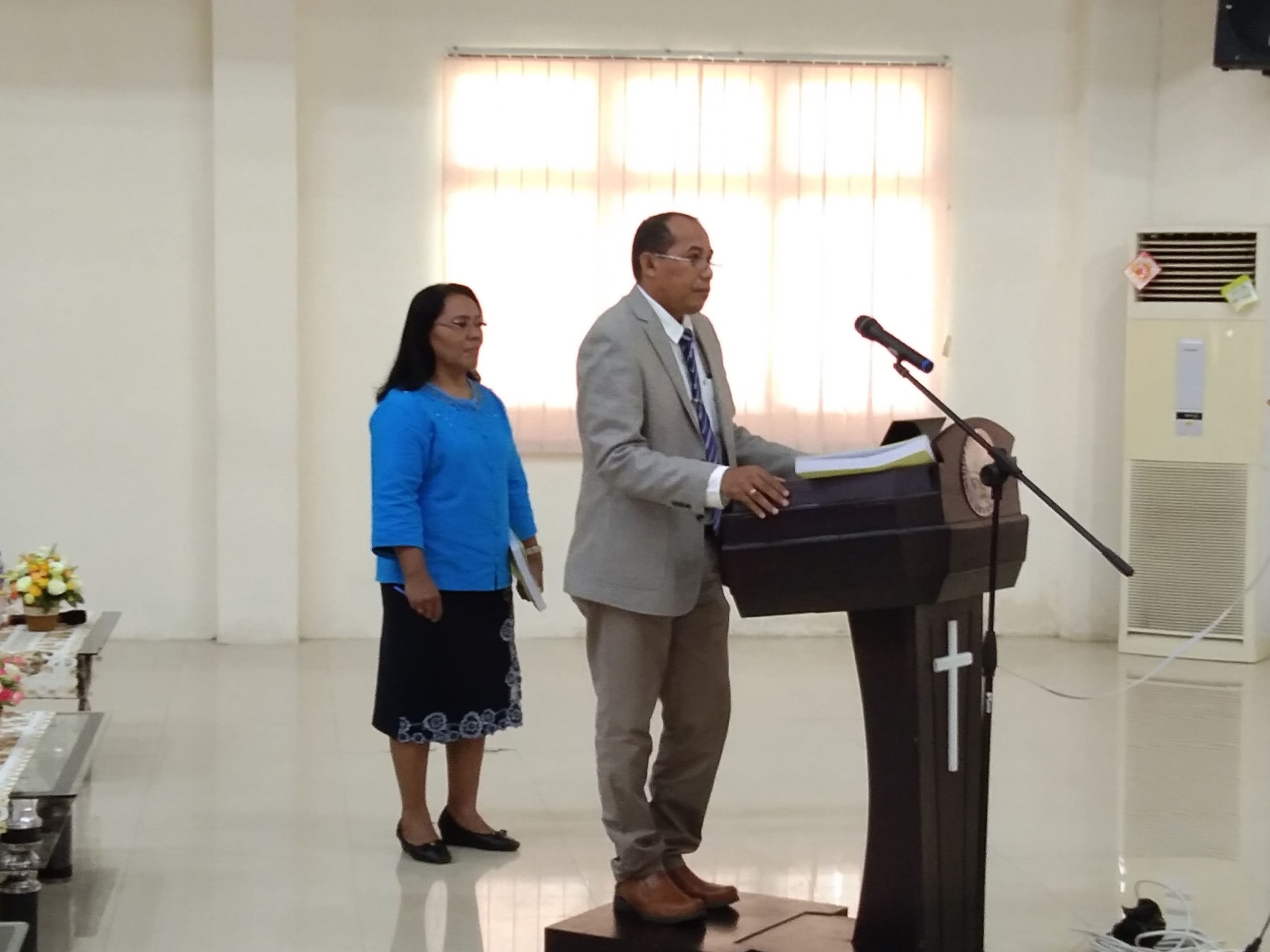 PAK KEHIDUPAN menjadikan SEMUEL SELANO Meraih Gelar Doktornya dengan predikat CUMLAUDE