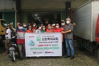 Gereja Gembala Yang Baik ( Korea) bersama IAKN Ambon & GT. RADIAL Berbagi Kasih dengan Pengemudi Becak di Kota Ambon