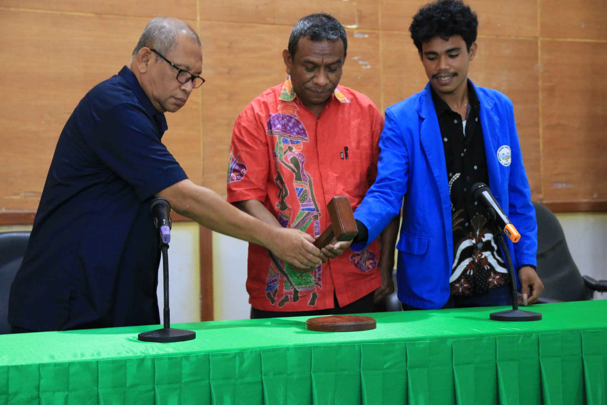 Rektor Membuka Paripurna BEM IAKN Ambon Tahun 2022