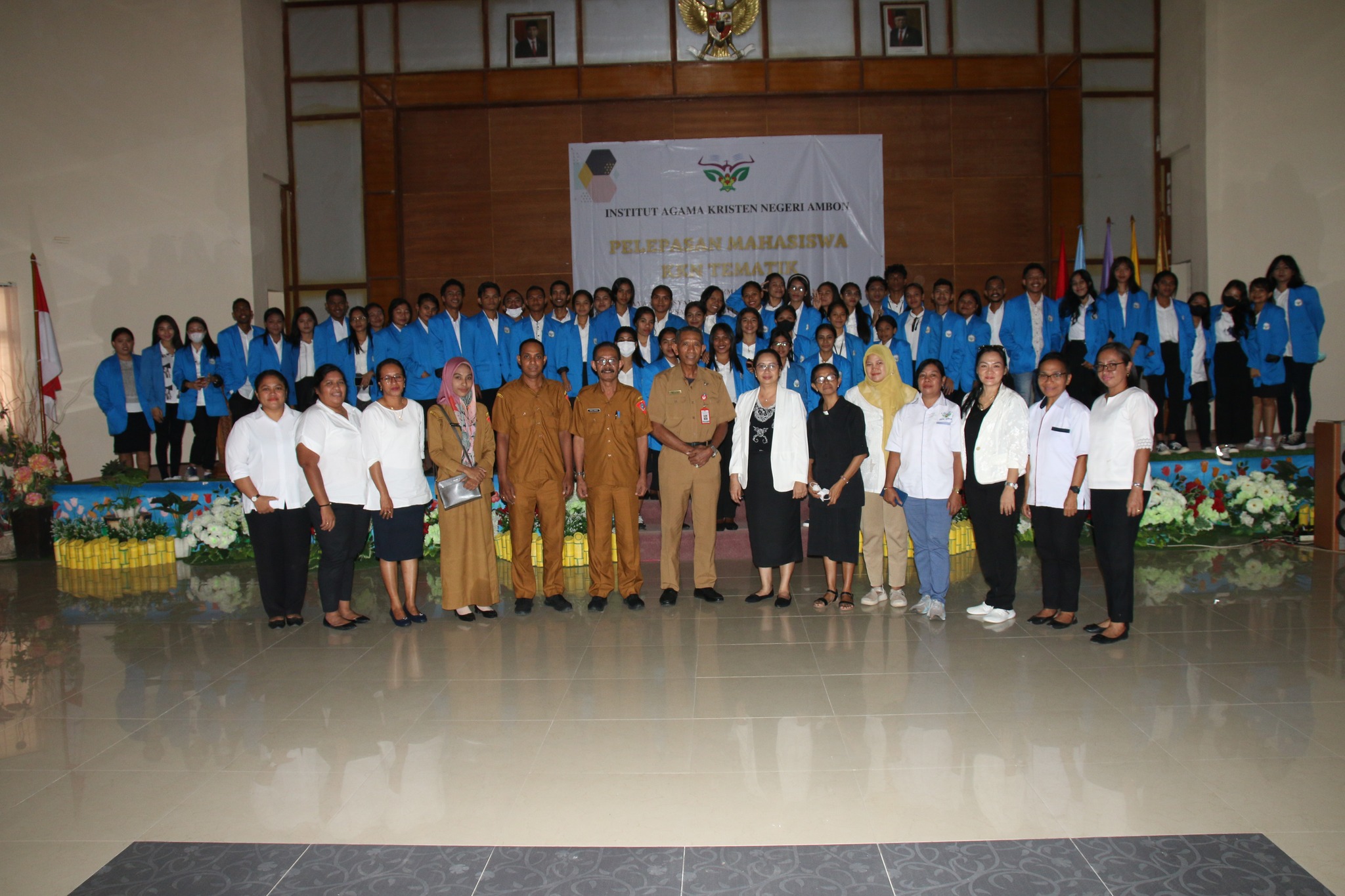 Pemberdayaan masyarakat berbasis kearifan lokal melalui edukasi, desain desa wisata, literasi, musik tradisional dan moderasi beragama menjadi Fokus KKN Tematik IAKN Ambon 2022