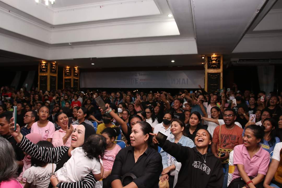Dikunjungi Ribuan Orang,  Expo IAKN Ambon 2023 Berakhir dengan Mini Konser