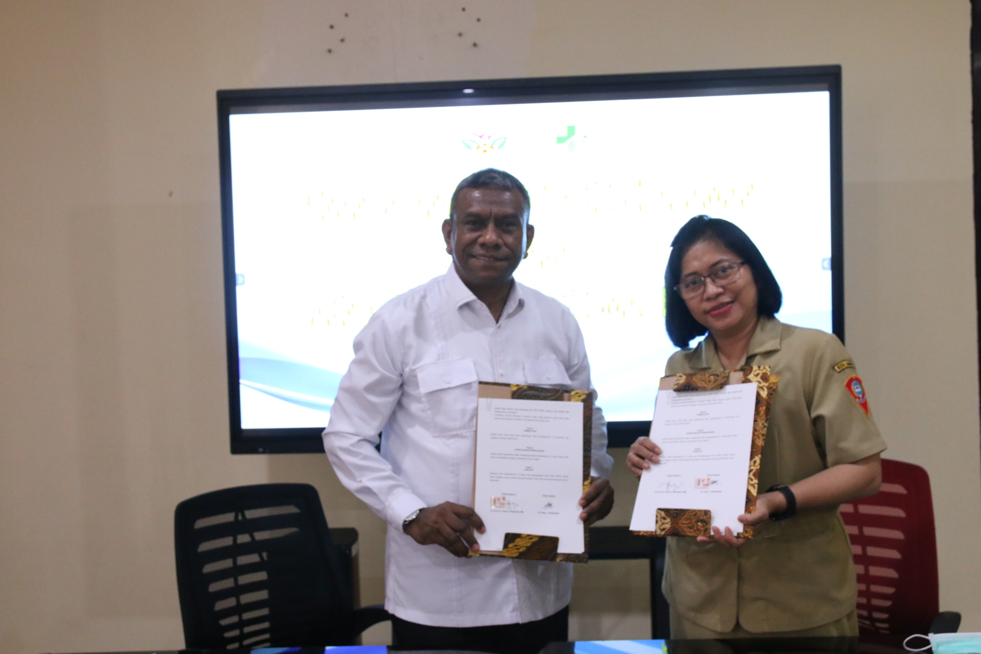 Meningkatkan Pelayanan Kesehatan, IAKN Ambon melakukan MoU dengan Puskesmas Halong