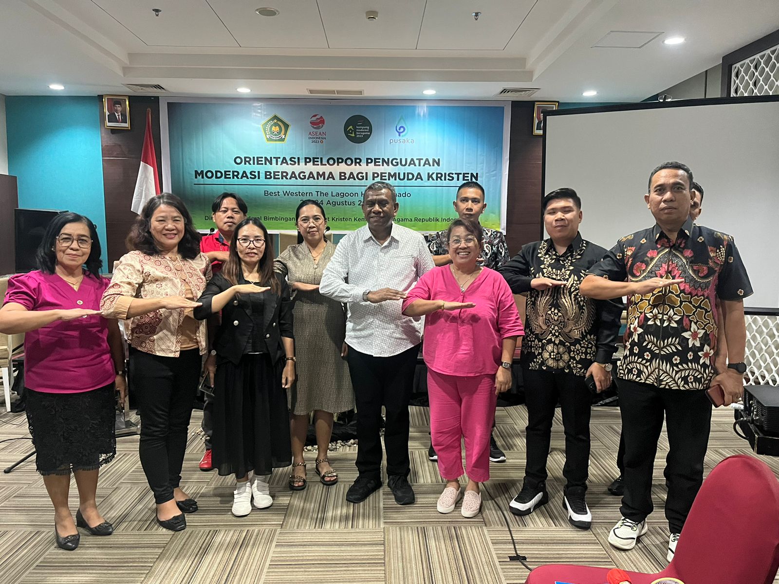 Sebagai Agen Moderasi Beragama, Rektor IAKN Ambon mengajak semua masyarakat membudayakan hidup moderat.