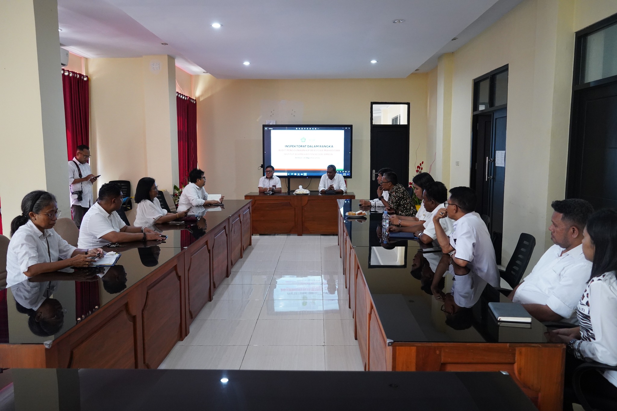 ITJEN Kunjungi IAKN Ambon dalam rangka Evaluasi KIP beasiswa.