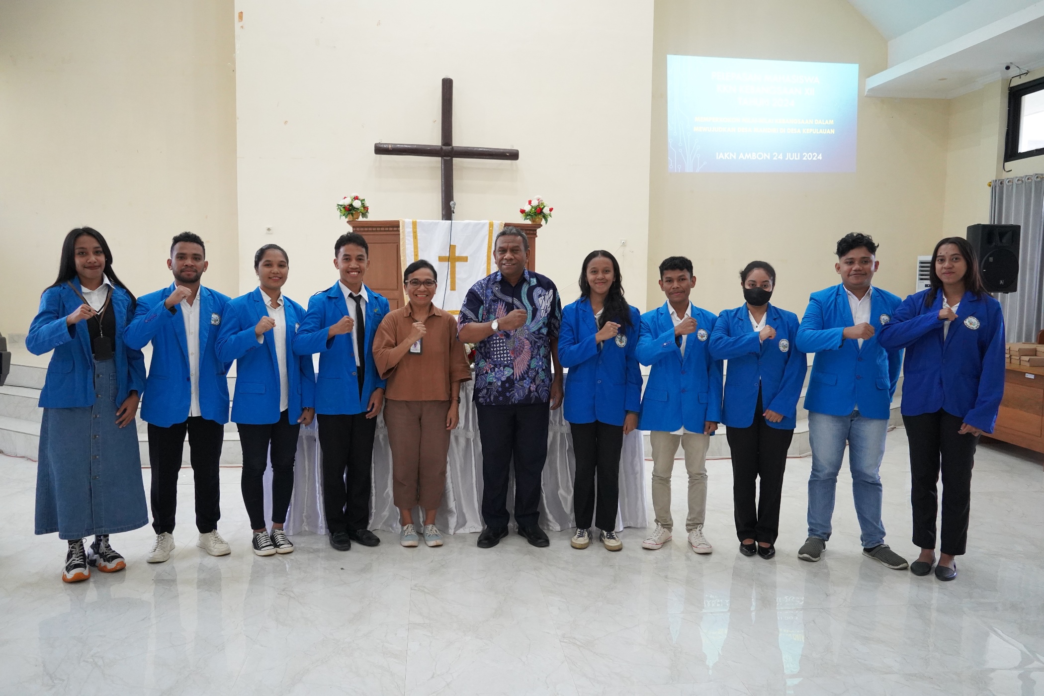 Rektor Melepas Mahasiswa KKN IAKN Ambon yang Mengikuti KKN Kebangsaan XII Tahun 2024