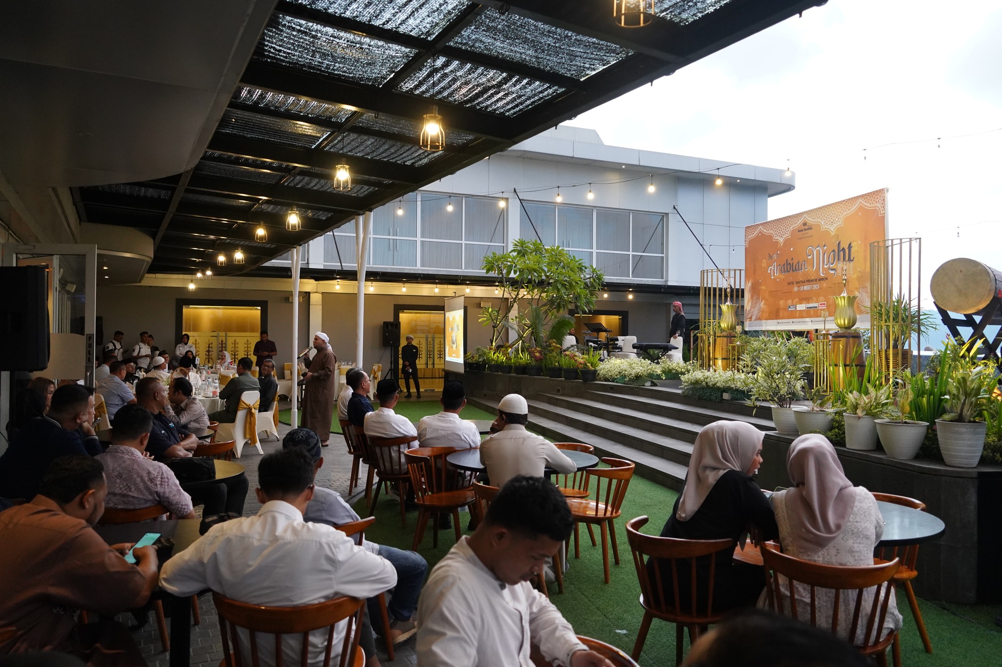 Wujudkan Semangat Moderasi Beragama, Rektor IAKN Ambon Hadiri Arabian Night "Launching Buka Puasa Bersama" di Hotel Santika Premiere Ambon