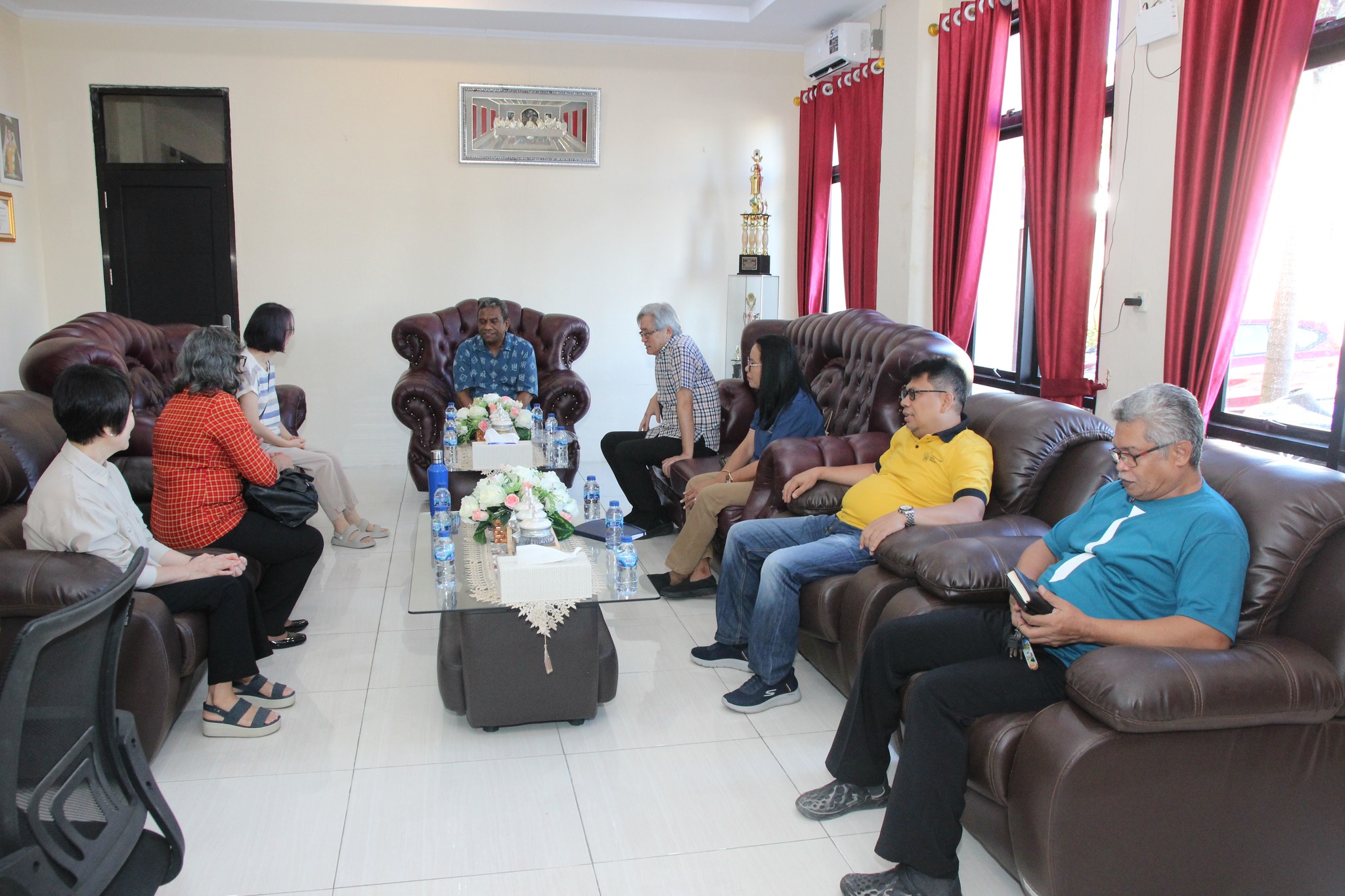 Rektor IAKN Ambon Terima Kunjungan Pdt. JO Mi Ja dari Amerika untuk Jajaki Kolaborasi di Bidang Teologi Praktika