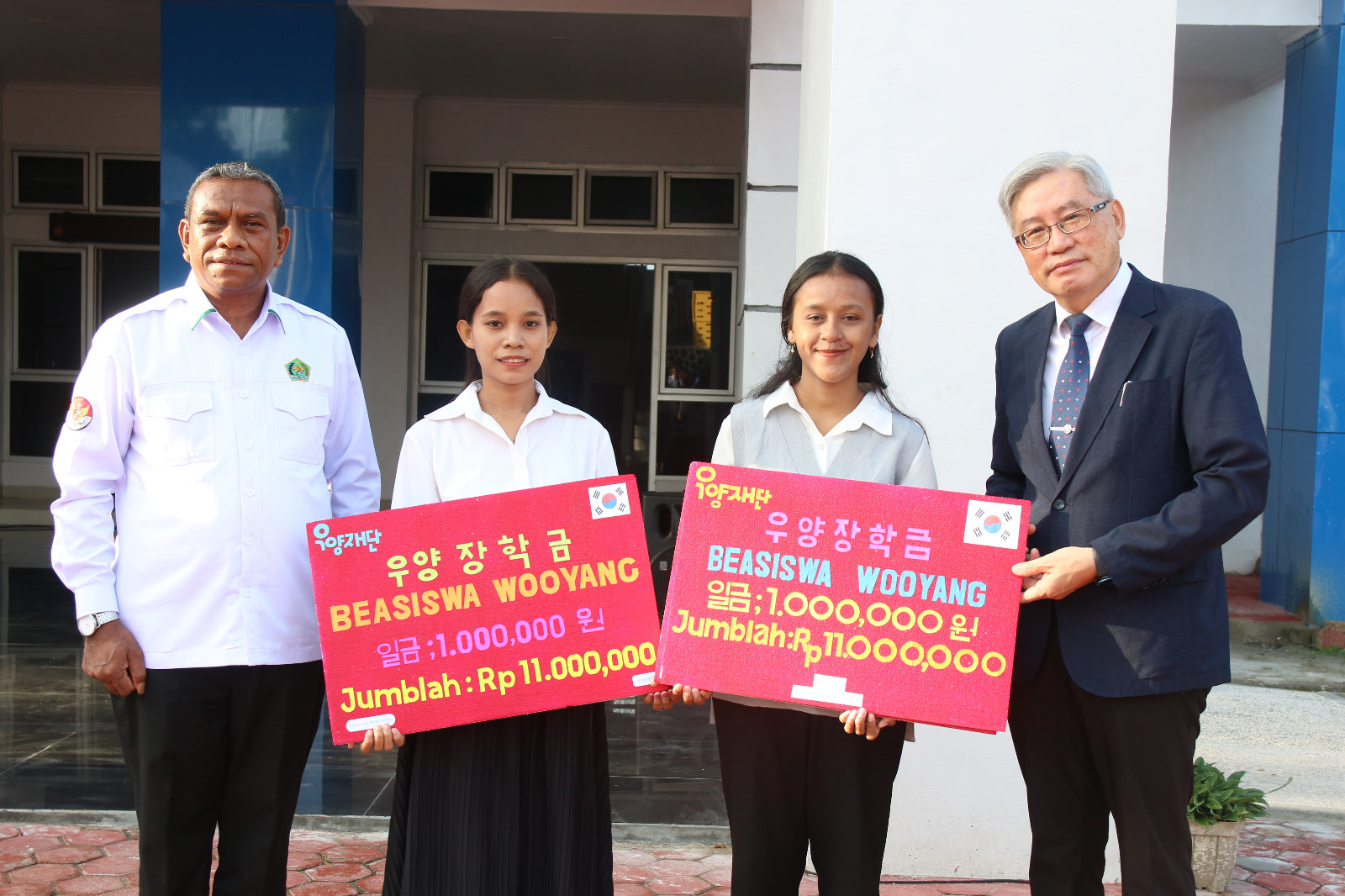 Dua Mahasiswa IAKN Ambon Terima Beasiswa dari Yayasan Wooyang dan Dumpo Methodist Church