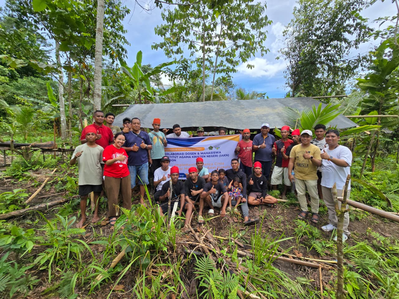 Dosen dan Mahasiswa IAKN Ambon Laksanakan PKM Kolaborasi dengan Tema â€œImplementasi Panca Cinta bagi Masyarakat Adat Huaulu