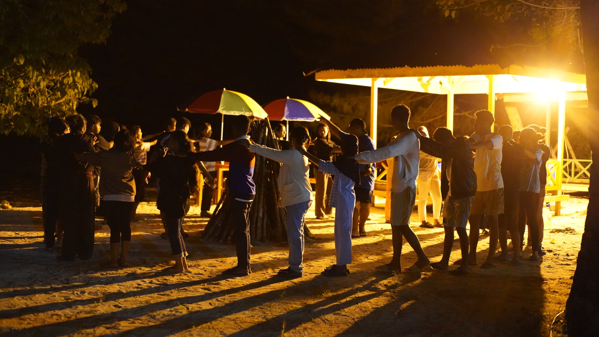 Tim PKM Kurikulum Berbasis Cinta Ajak Peserta Camping Refleksi Makna Cinta, Toleransi, dan Kebersamaan